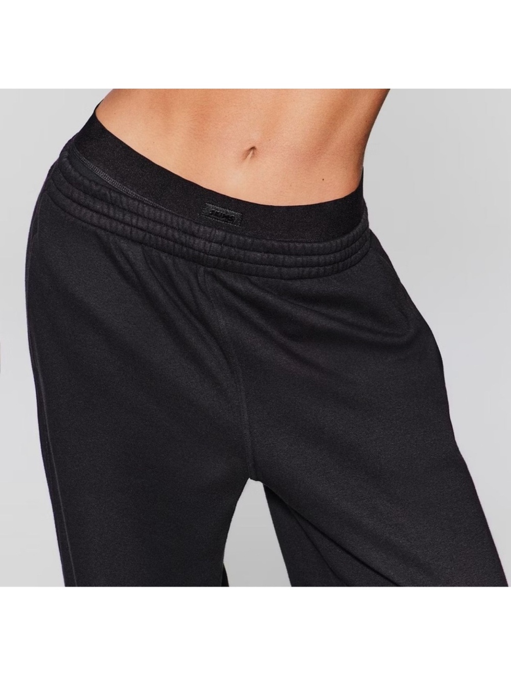 Skims exposed double waisted sweatpants